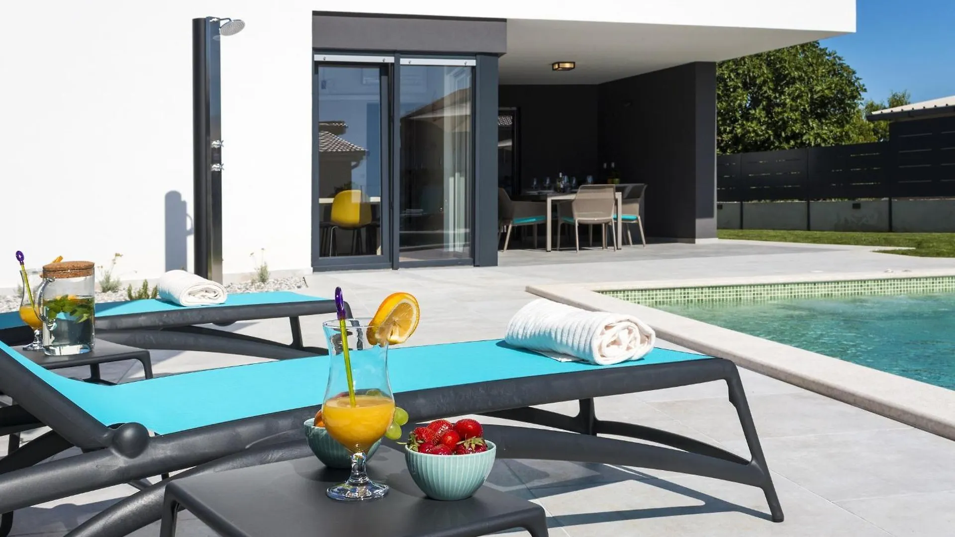 Villa Moderna Near Pula For 8 People With 32 M2 Private Pool Croatia