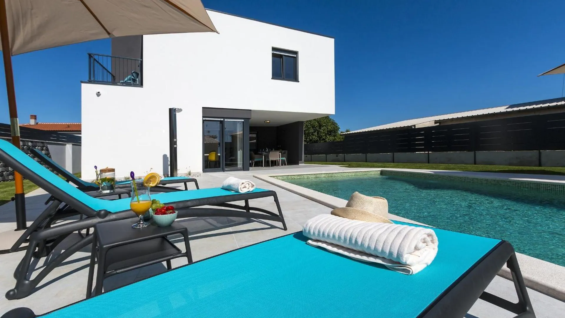 Villa Moderna Near Pula For 8 People With 32 M2 Private Pool 0*,  Croatia