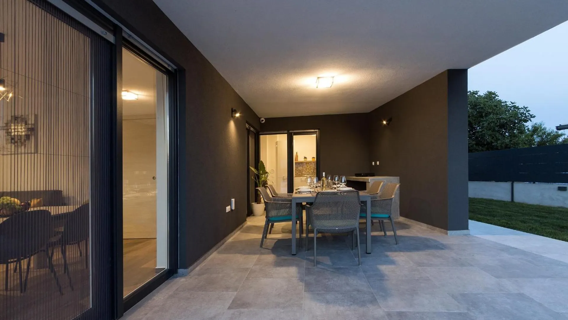 Villa Moderna Near Pula For 8 People With 32 M2 Private Pool