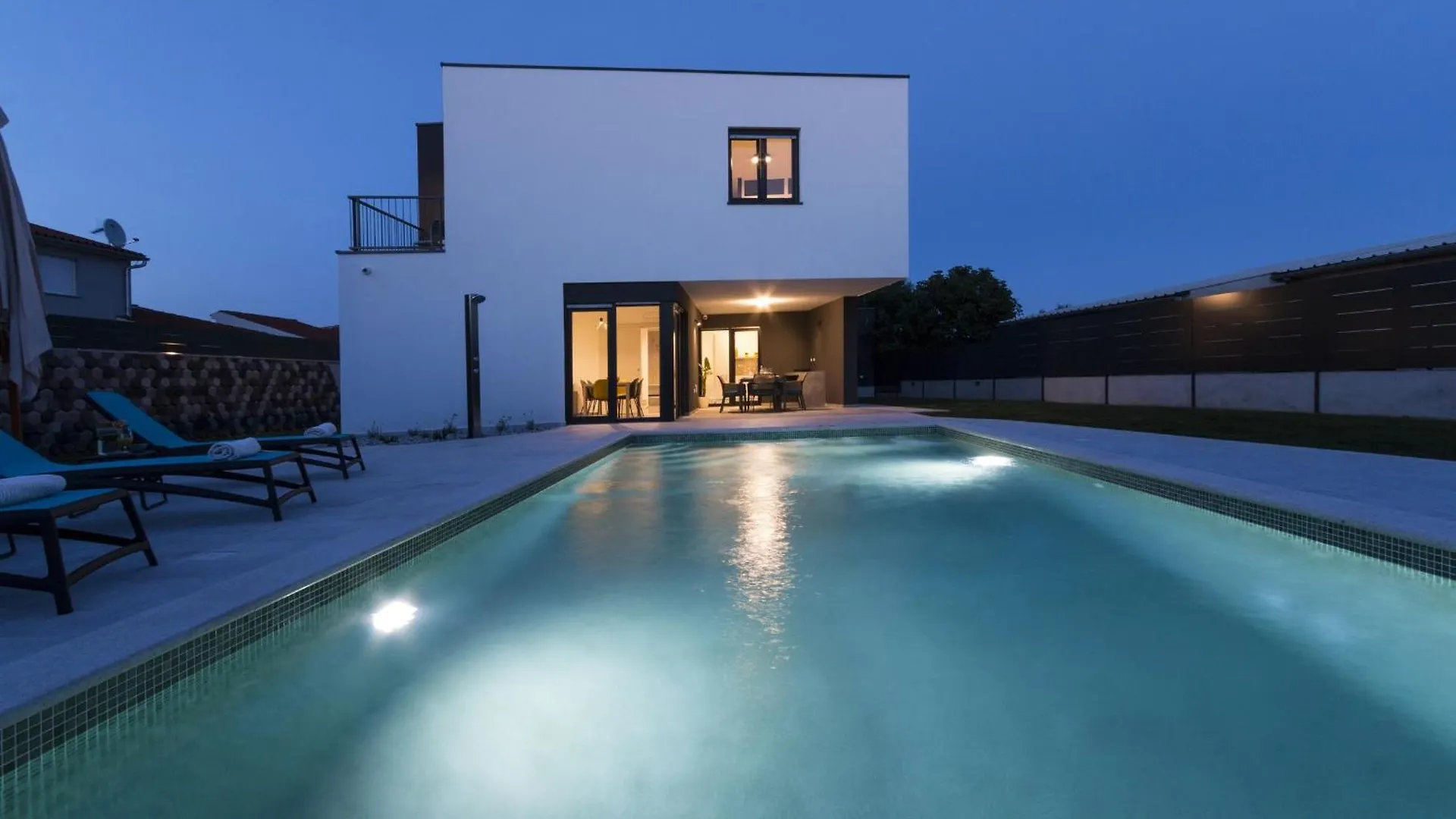 Villa Moderna Near Pula For 8 People With 32 M2 Private Pool 0*,  Croatia